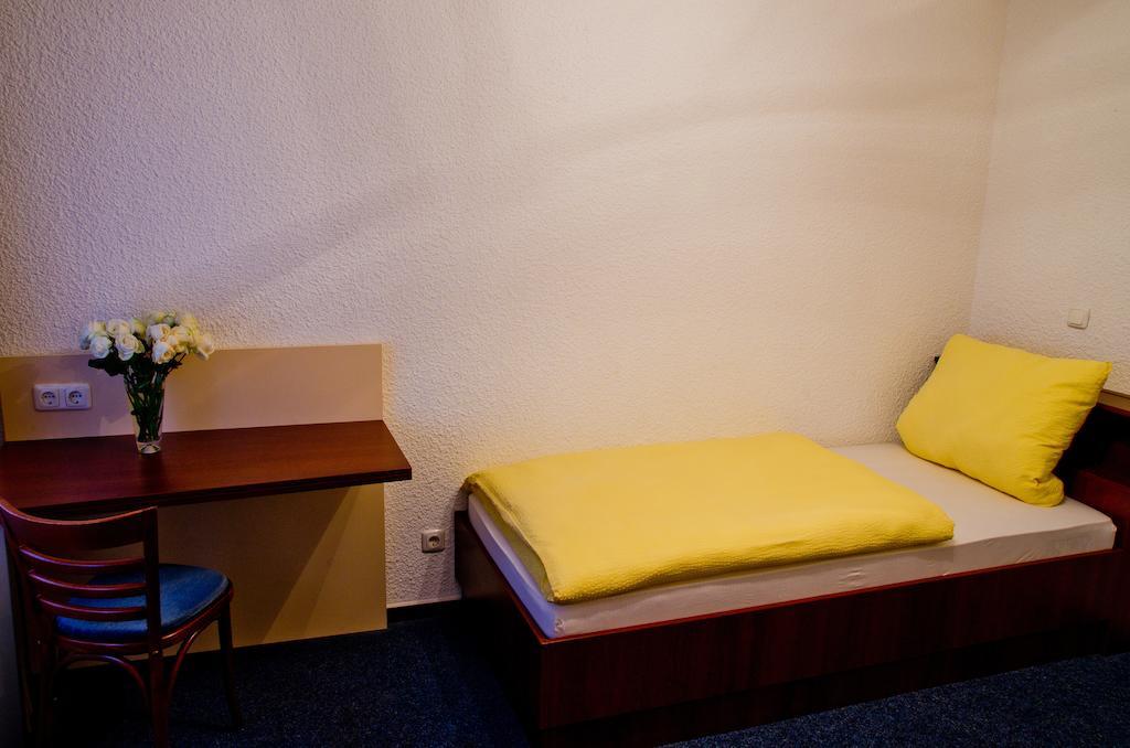 Hotel Stella Netphen Habitación foto