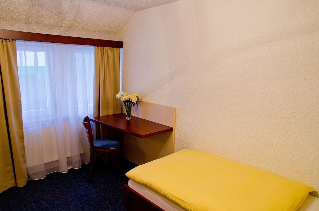 Hotel Stella Netphen Habitación foto
